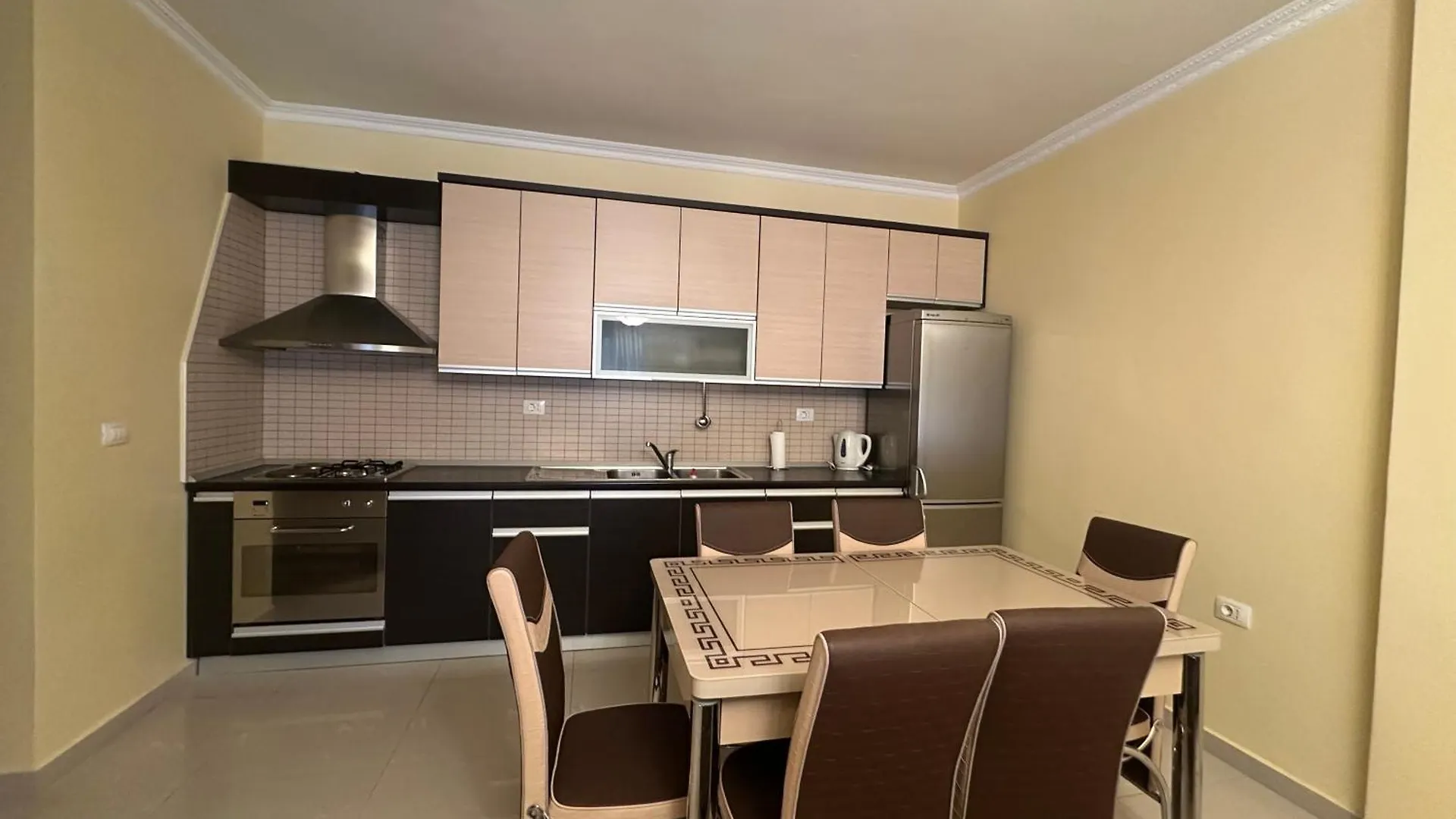 Blue Symphony Apartment Vlorë アルバニア